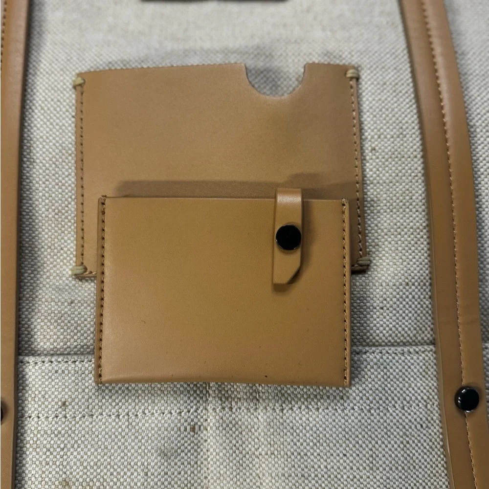 Sherpani Cream and Tan Tote Bag - Picture 3 of 9